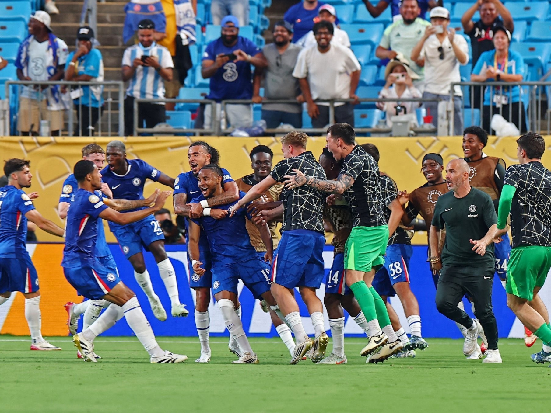 拉沃尔杯险胜年终总决赛,西西帕斯关键制胜 拉沃尔杯险胜年终总决赛,西西帕斯关键制胜