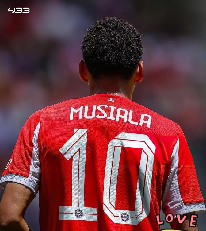 那不勒斯翻盘拜仁，蒂亚戈统治全场