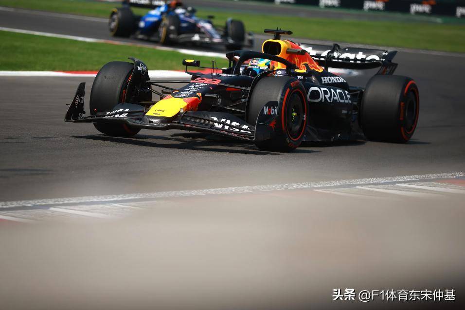 威廉姆斯鏖战索伯车队,勒克莱尔带队取胜 威廉姆斯鏖战索伯车队,勒克莱尔带队取胜