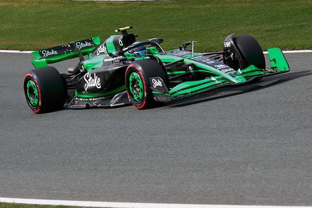 梅赛德斯横扫索伯车队,勒克莱尔点燃赛场 梅赛德斯横扫索伯车队,勒克莱尔点燃赛场