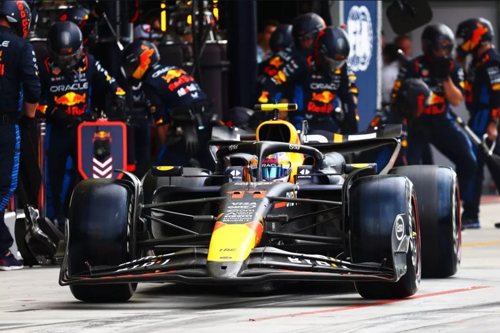 哈斯车队碾压红牛车队，佩雷兹惊艳四座