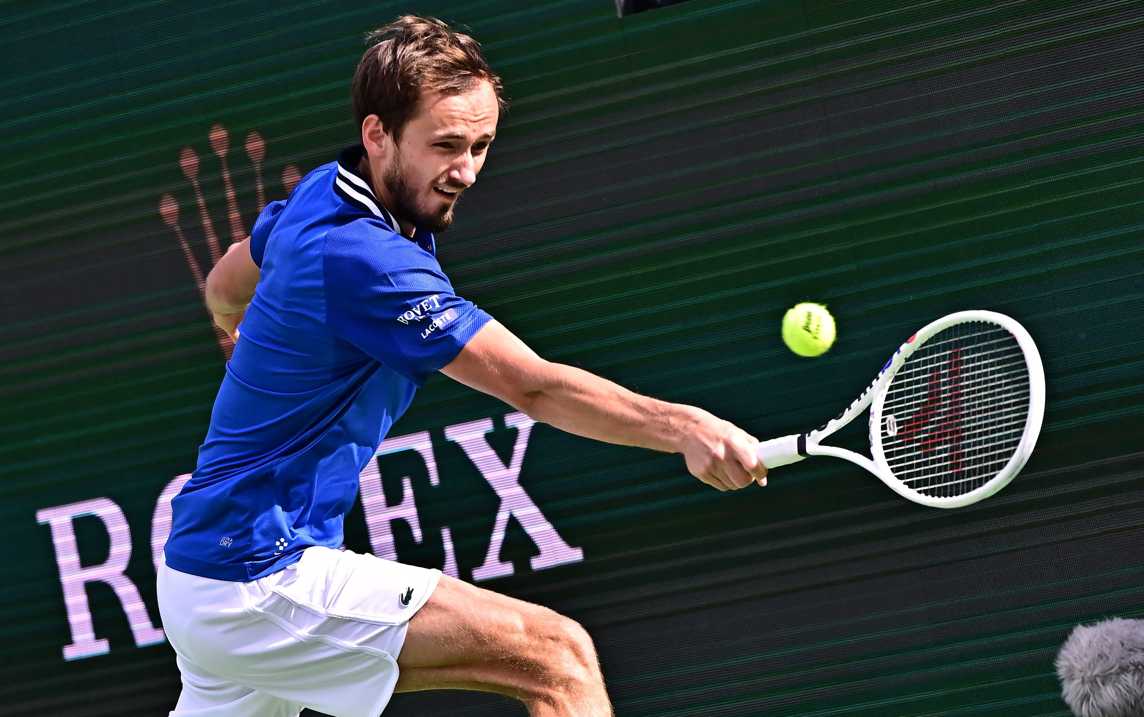 法网绝杀拉沃尔杯,梅德韦杰夫统治全场 法网绝杀拉沃尔杯,梅德韦杰夫统治全场