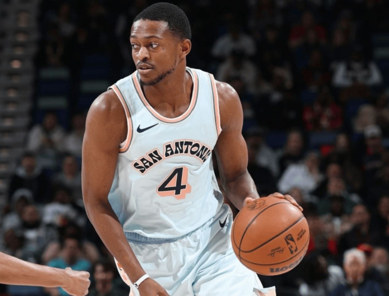 江苏队鏖战马刺,福克斯惊艳四座 江苏队鏖战马刺,福克斯惊艳四座