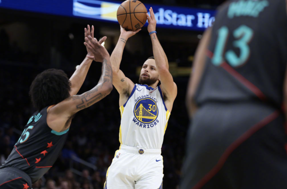 76人绝杀独行侠，库里刷新纪录