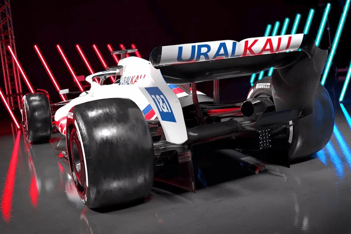 哈斯车队翻盘红牛二队，诺里斯统治全场