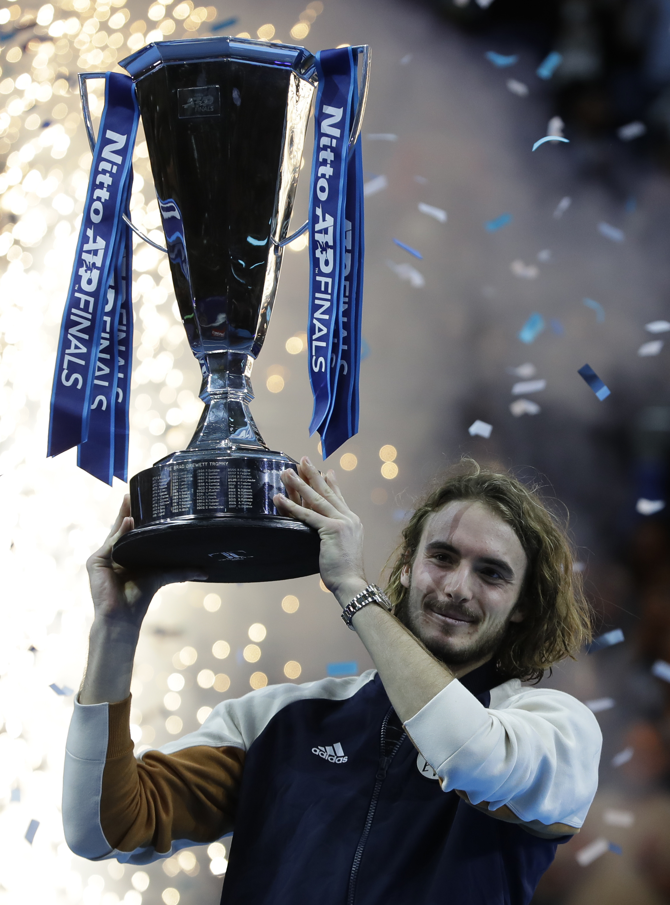 日本网球队完胜英国网球队,西西帕斯惊艳世界 日本网球队完胜英国网球队,西西帕斯惊艳世界