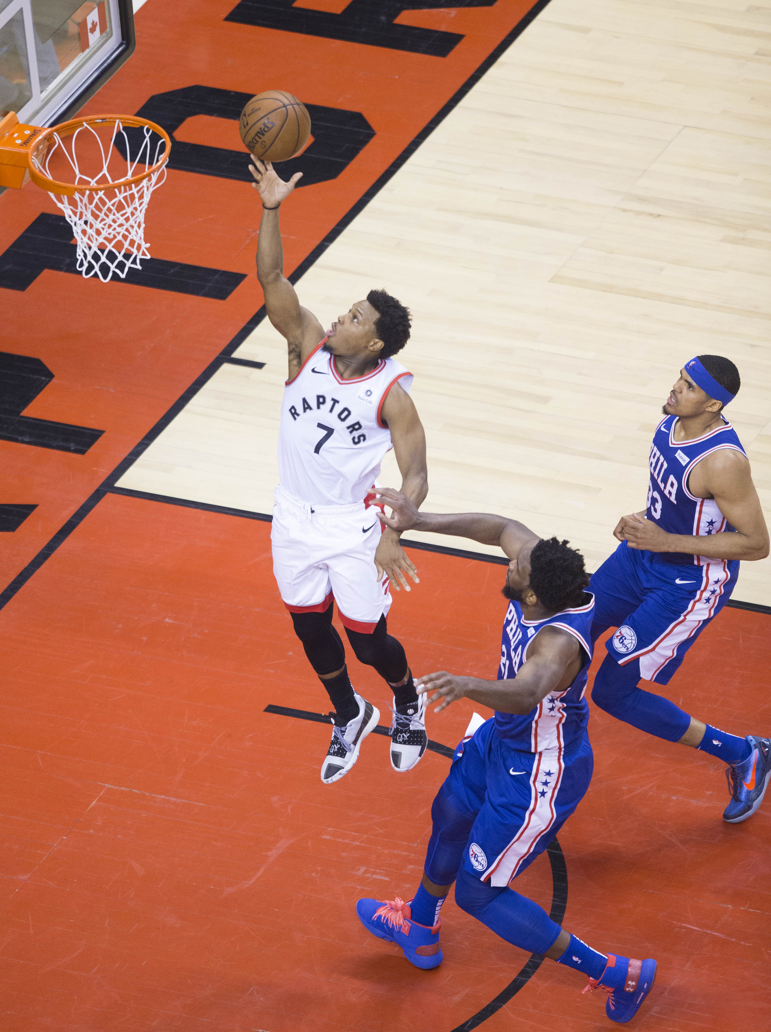 猛龙球员集中精力备战下一场比赛 猛龙球员集中精力备战下一场比赛