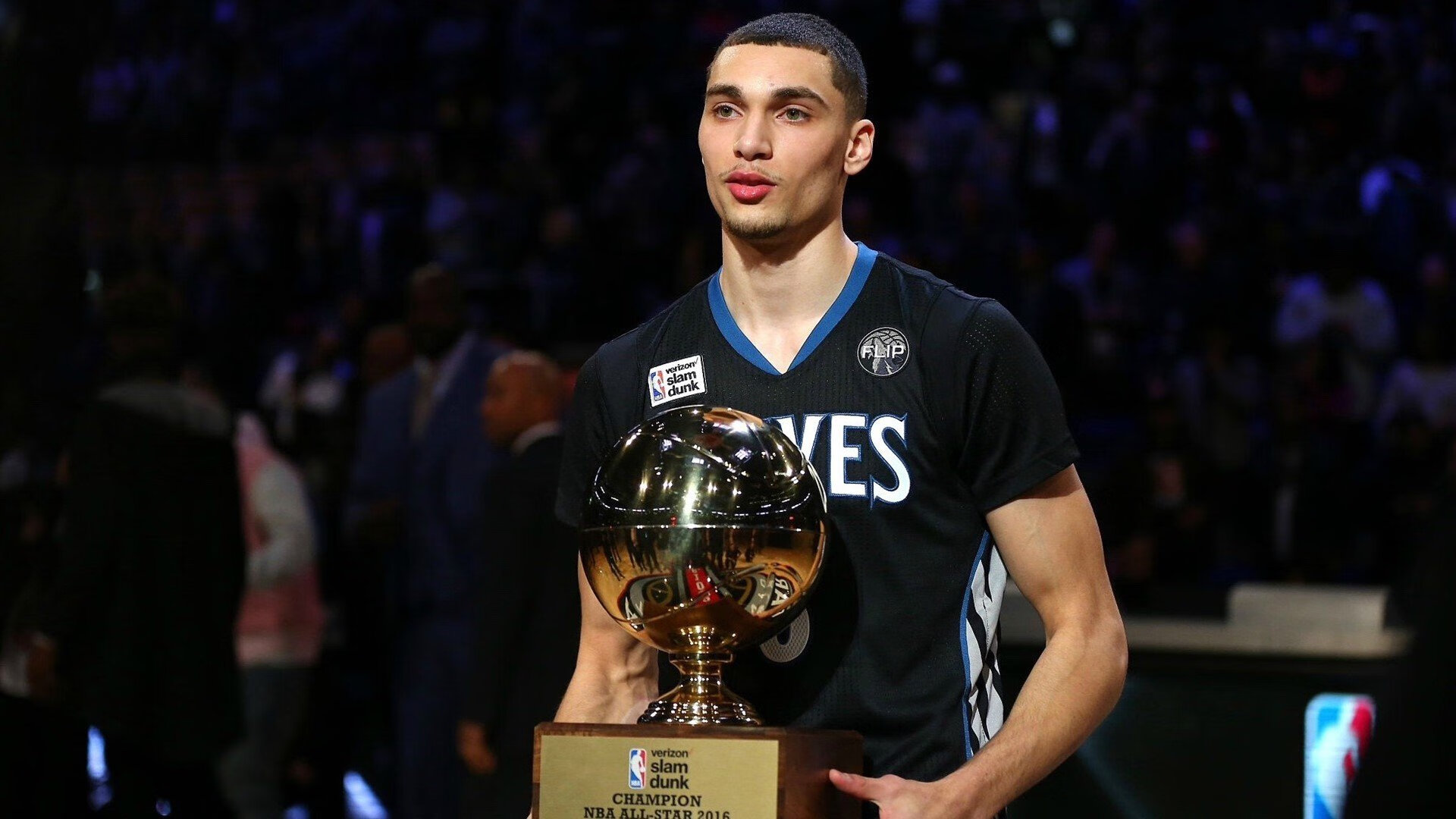 NBA季后赛之夜，保罗关键回合不手软，掌控时间的艺术